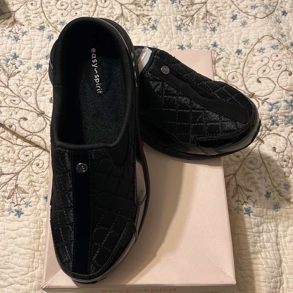 Easy spirit slip on black backless 9 wide